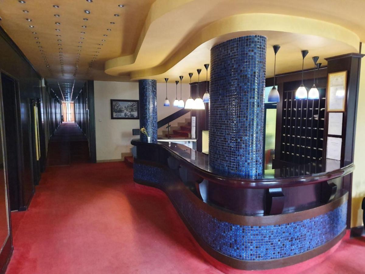 Hotel Sajam Novi Sad Dış mekan fotoğraf